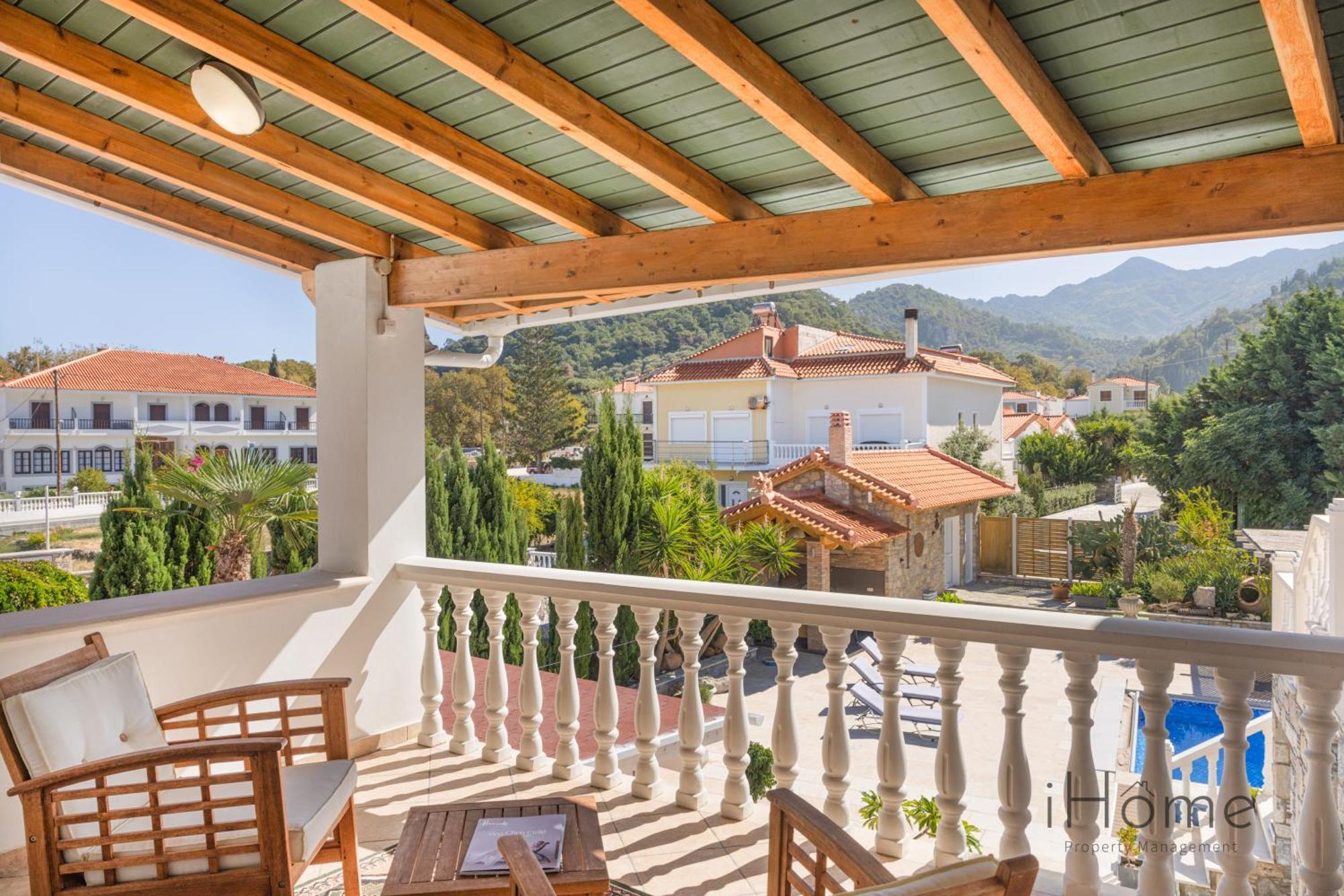Villa The House - Mansion With Swimming Pool